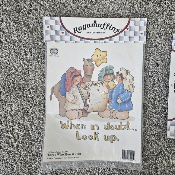 Lot of Vintage Christmas Crafts Raggamuffins Iron On Transfers Snowman Nativity - Picture 2 of 16